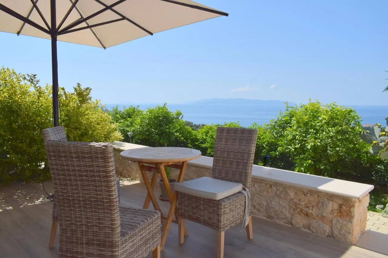 Lägenhetshotell Diana Suites Trapezaki